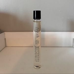 Fresh hesperides grapefruit roller